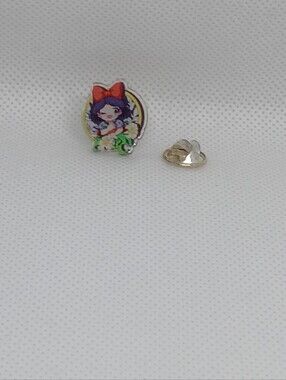 NWOT SNOW WHITE ACRYLIC PIN BROOCH KAWAII DISNEY PRINCESS CHARACTER P03